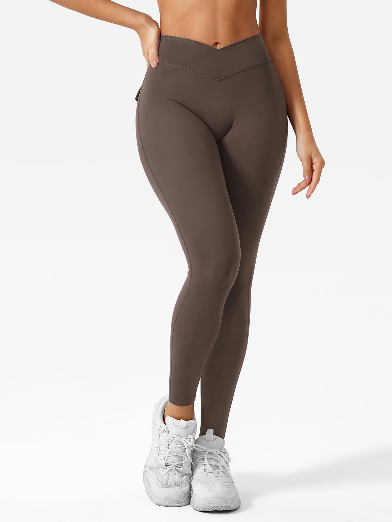 YEOREO Sport Leggings with Pockets for Women V Waist Gym Leggings Butt Lifting Workout Cargo Yoga Fitness Leggings